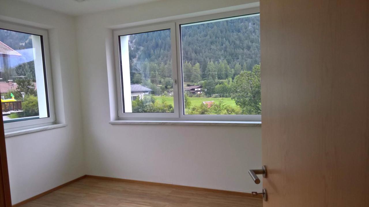 Apartment Im Haus Mit Herz Nassereith Exterior foto
